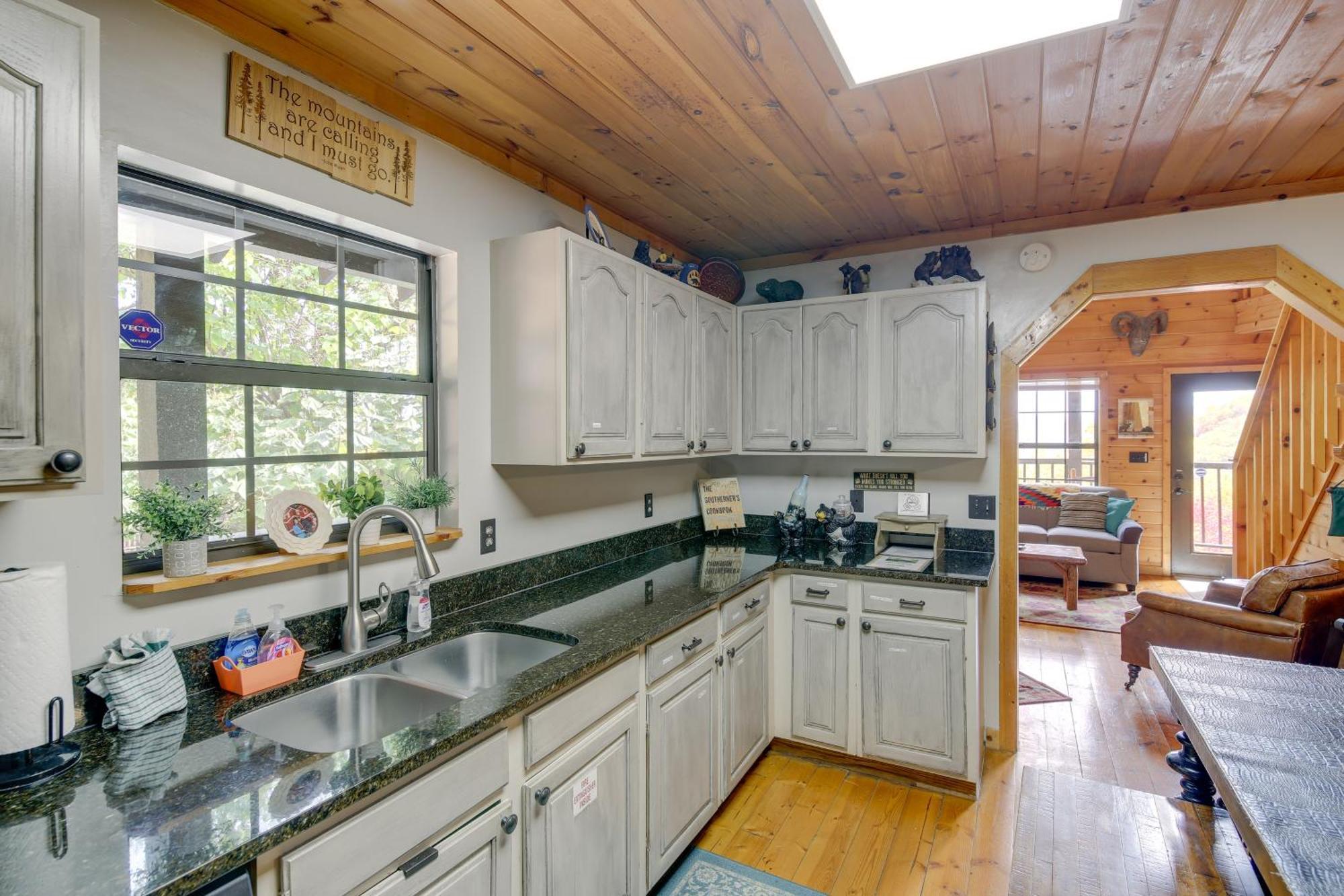 Above And Beyond Pigeon Forge Cabin With Prime Views! المظهر الخارجي الصورة
