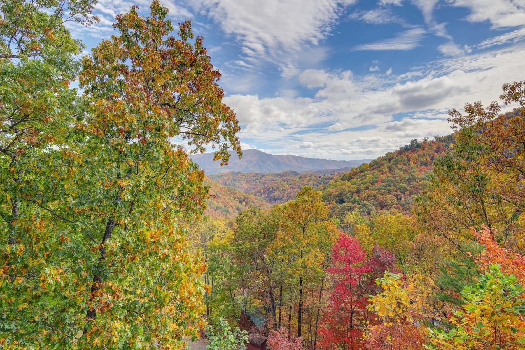 Above And Beyond Pigeon Forge Cabin With Prime Views! المظهر الخارجي الصورة