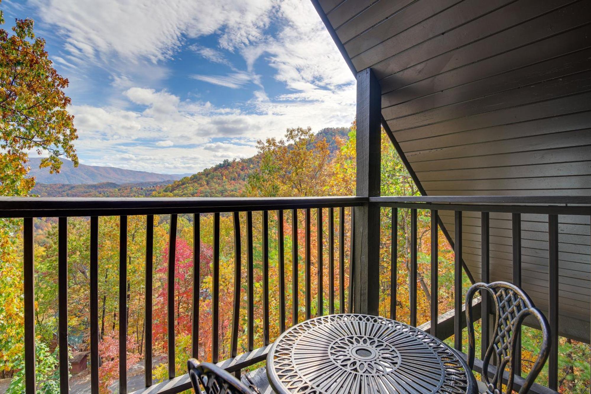 Above And Beyond Pigeon Forge Cabin With Prime Views! المظهر الخارجي الصورة